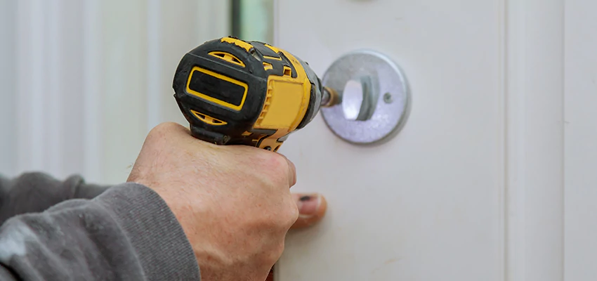 Street Locksmith For Smart Lock Repair in Newport Beach, CA